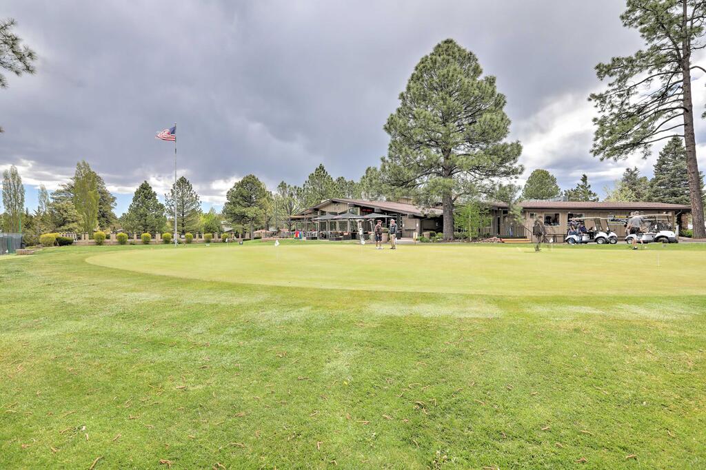 Golf Chalet - Near Downtown And Outdoor Fun! - thumb 1