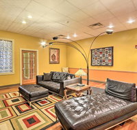 Historic Downtown Charm - Top-Floor Lancaster Apt - Accommodation Ohio