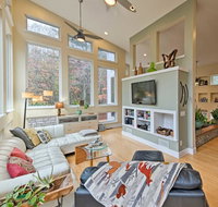 Hocking Hills 'Glass House' by Old Man's Cave! - Accommodation Ohio