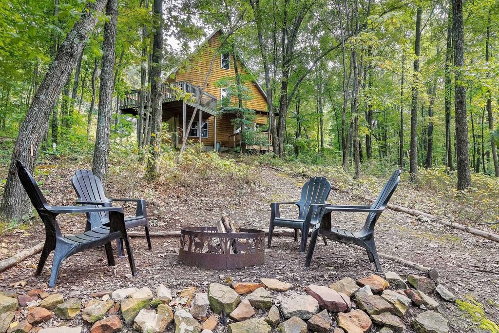 Hocking Hills Hideaway With Hot Tub, Fire Pit & Views - thumb 3