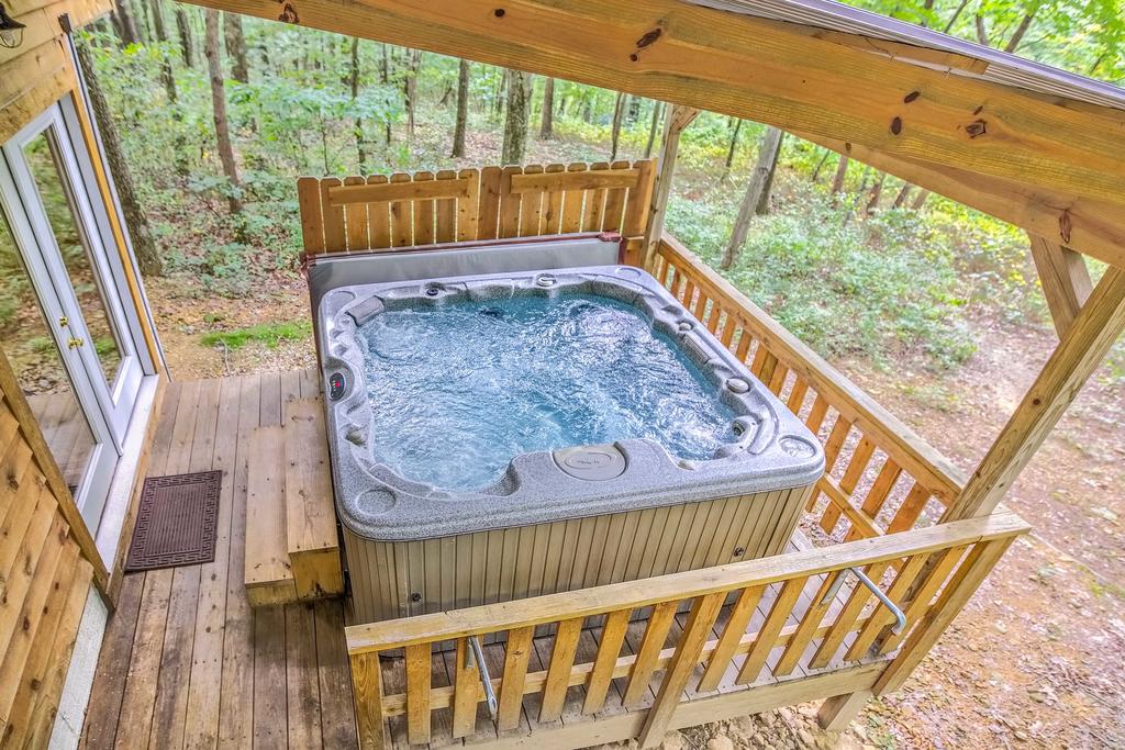 Hocking Hills Hideaway With Hot Tub, Fire Pit & Views - thumb 2