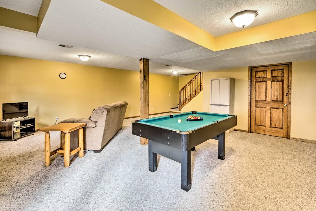 Hocking Hills Hideaway With Hot Tub, Fire Pit & Views - thumb 1