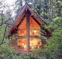 Holiday Home 04SL Cedar Cabin with Hot Tub! - Accommodation Ohio