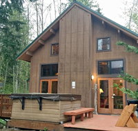 Holiday Home 44MBR Rustic Cabin with a Hot Tub - Accommodation Ohio