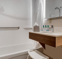 Holiday Inn Express  Suites Harrison - Accommodation Ohio