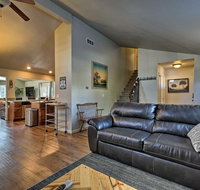 Home with Mountain View - Mins to Downtown & Snowbowl - Accommodation Ohio