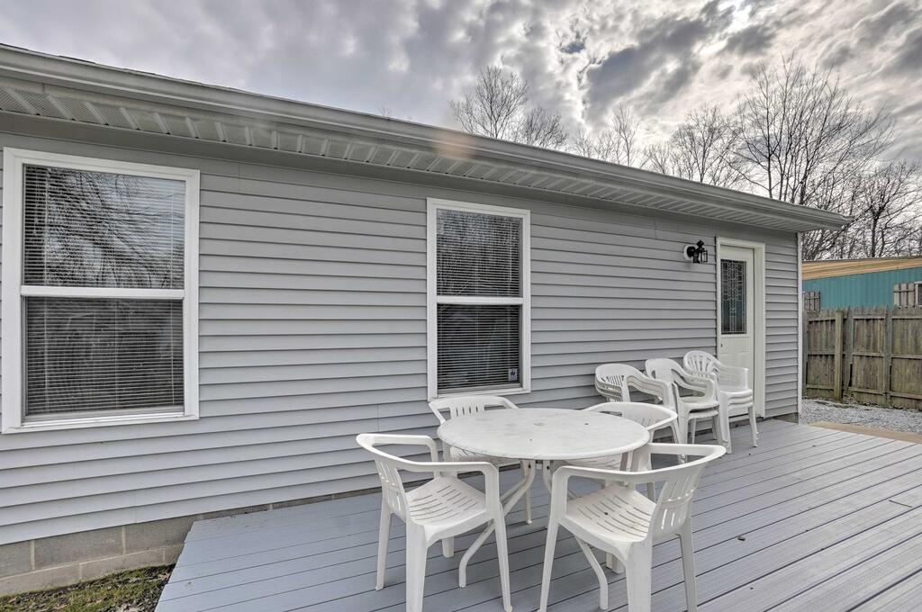 Home With Private Yard - Walk To Lake Erie! - thumb 1