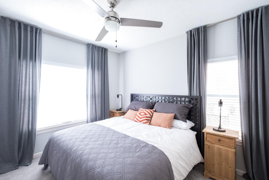 Hope St Downtown Luxury 30 Day Rental - thumb 2