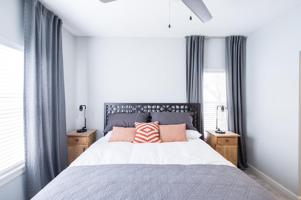 Hope St Downtown Luxury 30 Day Rental - thumb 1