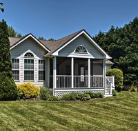 House with Pool Access - 2 Miles to Bethany Beach! - Accommodation Ohio