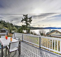 Idyllic Waterfront Cottage with Beach and Sunset Views! - Accommodation Ohio