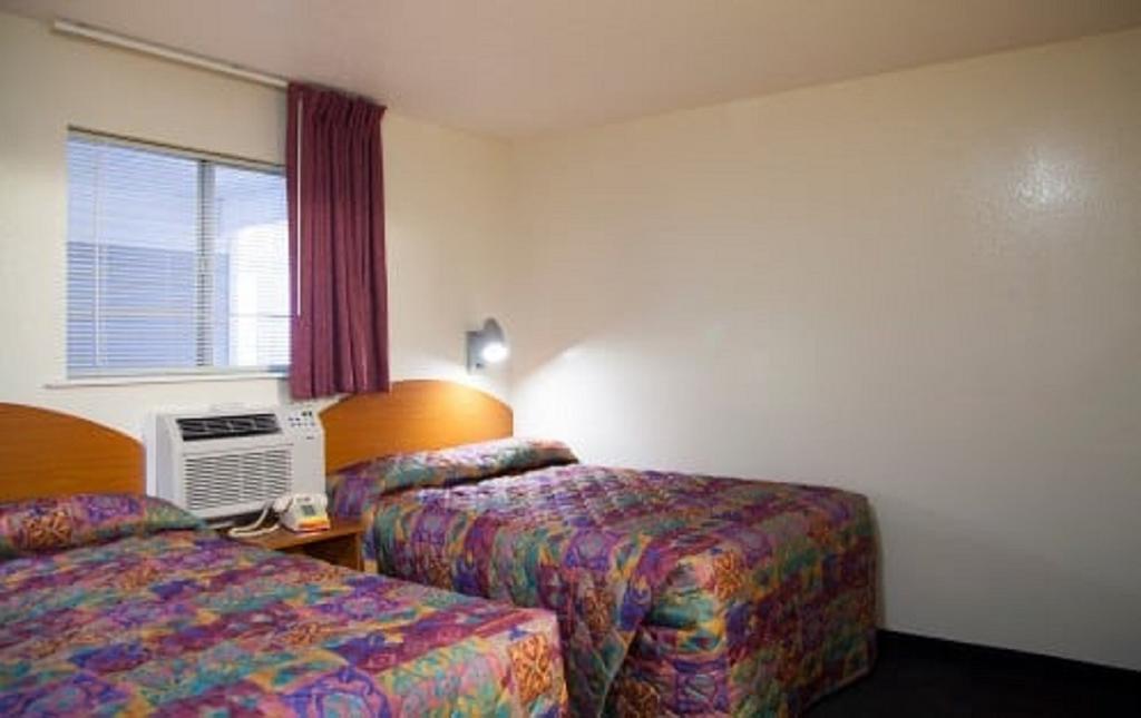 InTown Suites Extended Stay Cincinnati OH - thumb 1