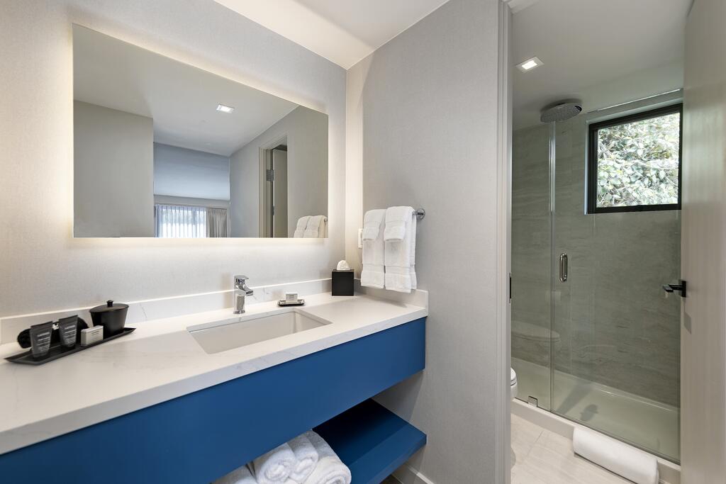 La Jolla Cove Suites - thumb 1