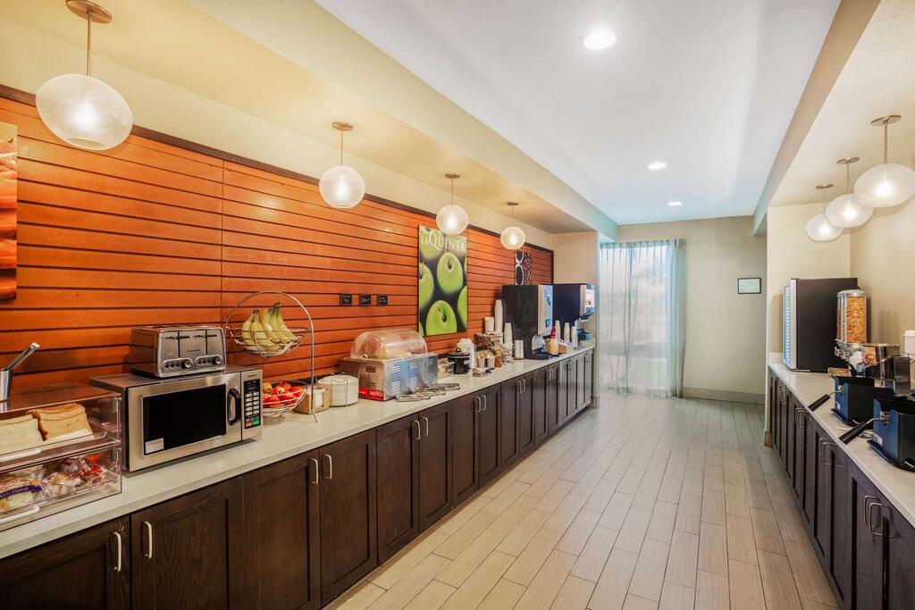 La Quinta By Wyndham Beeville - thumb 2