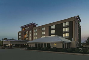 La Quinta By Wyndham Cleveland Airport West