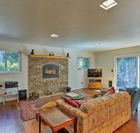 Lake Almanor Country Club Home with Peak ViewKayaks - Accommodation Ohio