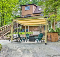 Lake Ariel House with Resort Perks - Walk to Beach - Accommodation Ohio