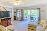 Lake Front Getaway Accommodation Ohio