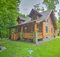 Lake Wallenpaupack Cabin with Shared Pool - Accommodation Ohio