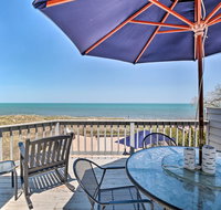 Lakefront Family Retreat with Grill - Steps to Beach - Accommodation Ohio
