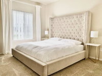 Lakeview Luxury King Bed Central to Downtown and Airport Accommodation Ohio