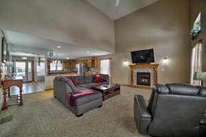Large Cleveland Home With Fire Pit, Backyard & Bar!
