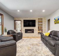 Large Family Home with Peaceful Deck and Backyard! - Accommodation Ohio