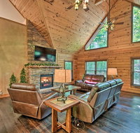 Log Cabin with Resort-Style Hot Tub - 5 Mi to Skiing - Accommodation Ohio