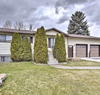 Logan House with Yard - Near Outdoor Attractions - Accommodation Ohio