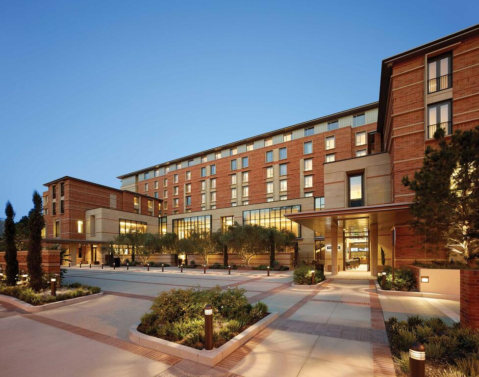 Luskin Hotel And Conference Center - thumb 2