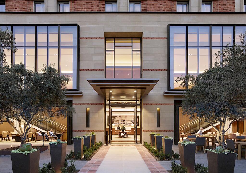 Luskin Hotel And Conference Center - thumb 3
