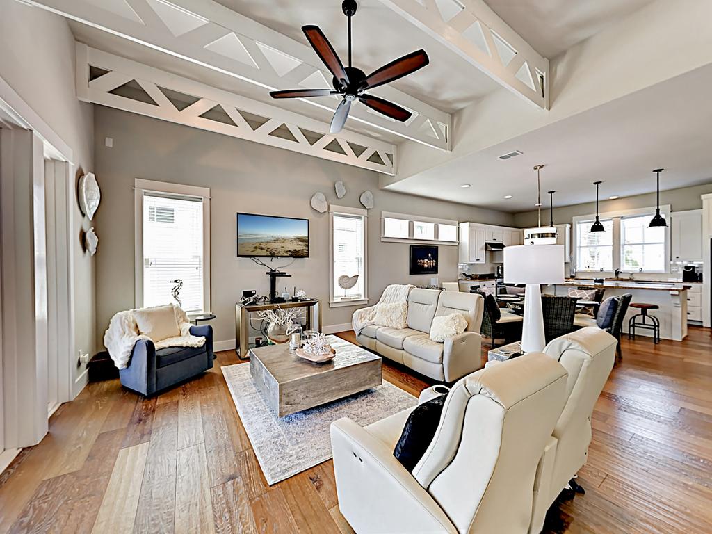 Luxe Waterfront Home W/ Pool, Fire Pit & Bay View - thumb 0