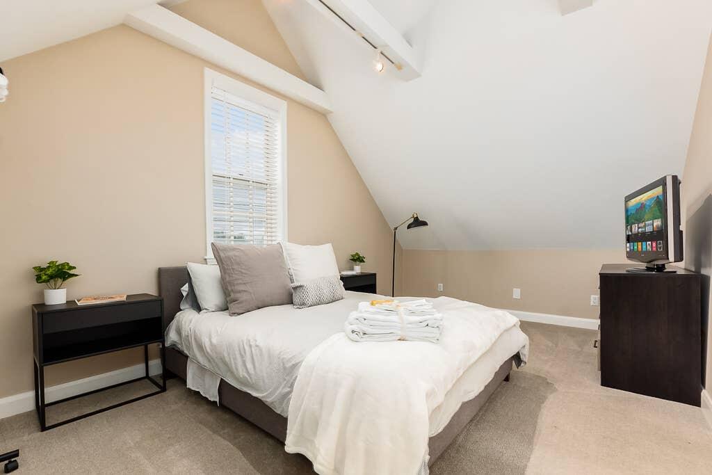 LUXURY COTTAGE IN THE HEART OF COL L FREE PARKING - thumb 1