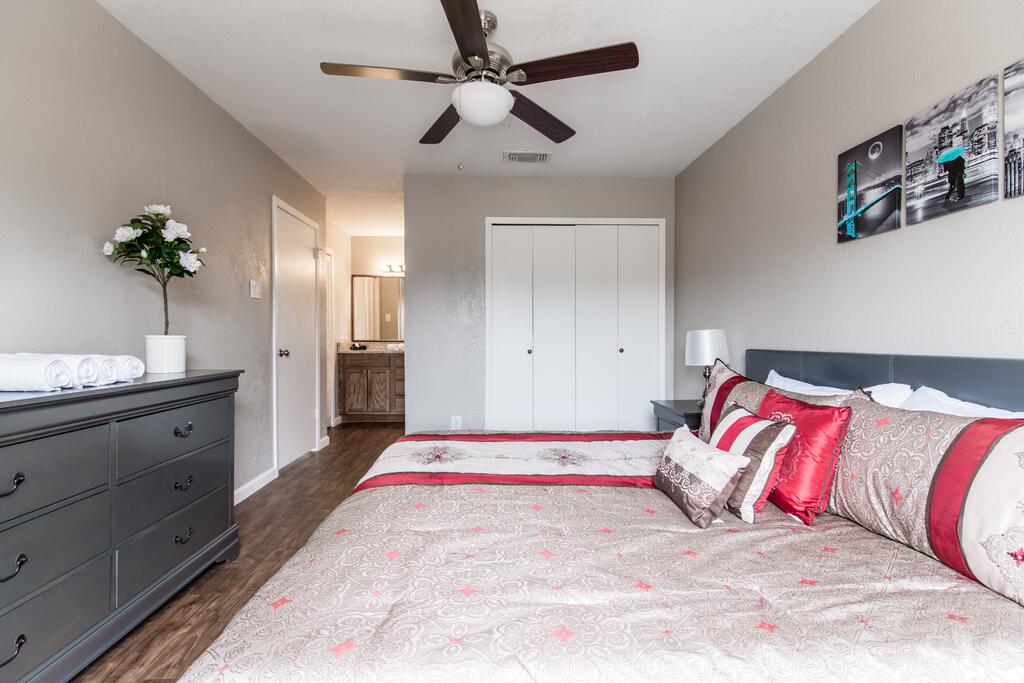 Luxury Furnished Condo In North Dallas - thumb 3