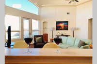 Luxury Modern Sierra Vista Home with Private Pool Accommodation Ohio