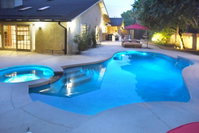Luxury Villa with Pool Spa and Mini-Golf Accommodation Ohio