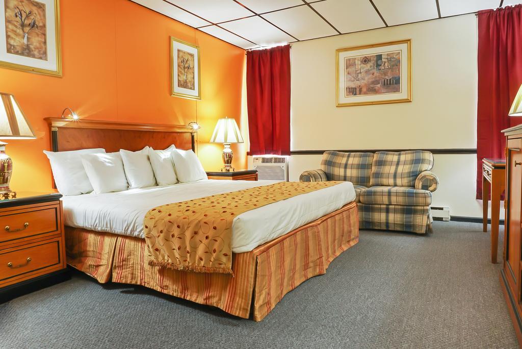 M Star North Canton - Hall Of Fame - thumb 0