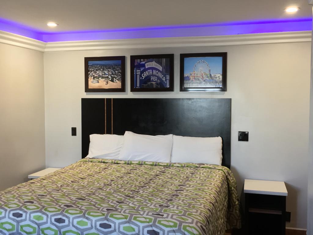 Mid City Inn - thumb 2