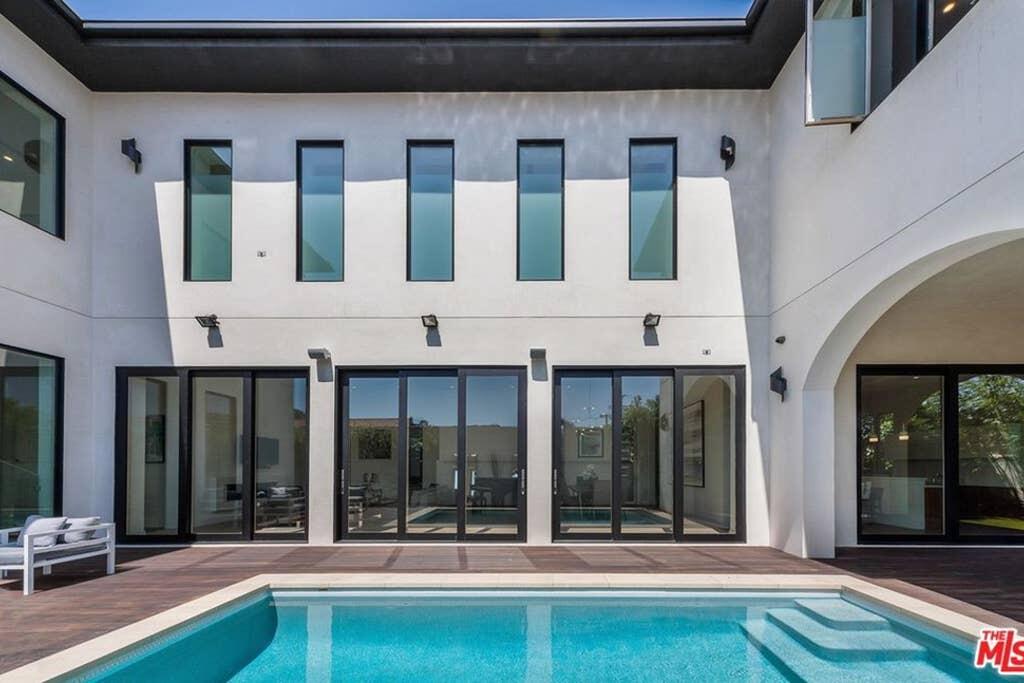 Modern Contemporary Mansion - thumb 1