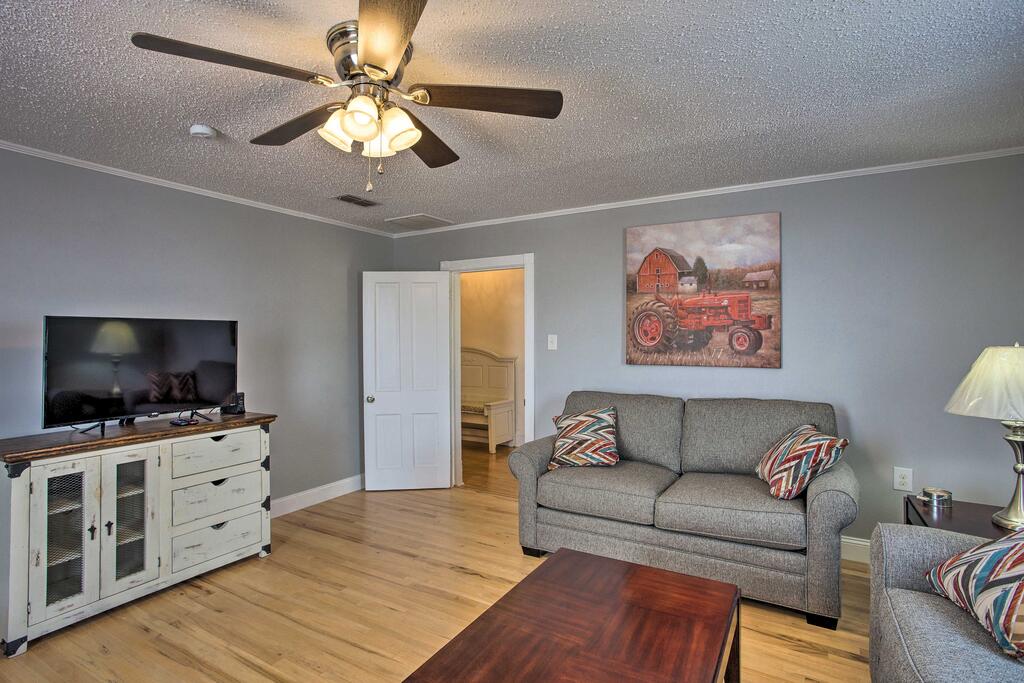 Modern Decatur Farmhouse Getaway With Large Yard - thumb 3