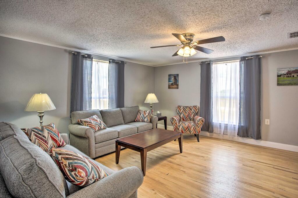 Modern Decatur Farmhouse Getaway With Large Yard - thumb 2