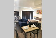 Modern Hollywood Studio with Balcony Accommodation Ohio