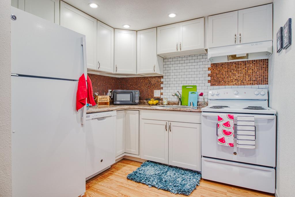 Modern Studio 10 Minutes Away From G00gle - thumb 3