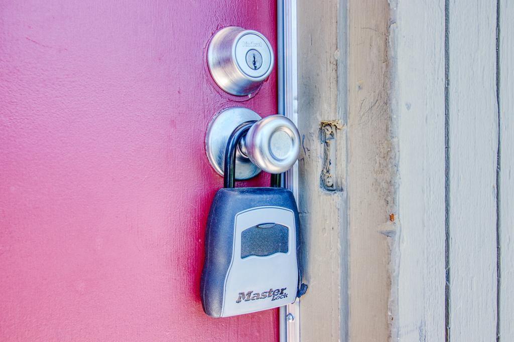 Modern Studio 10 Minutes Away From G00gle - thumb 1