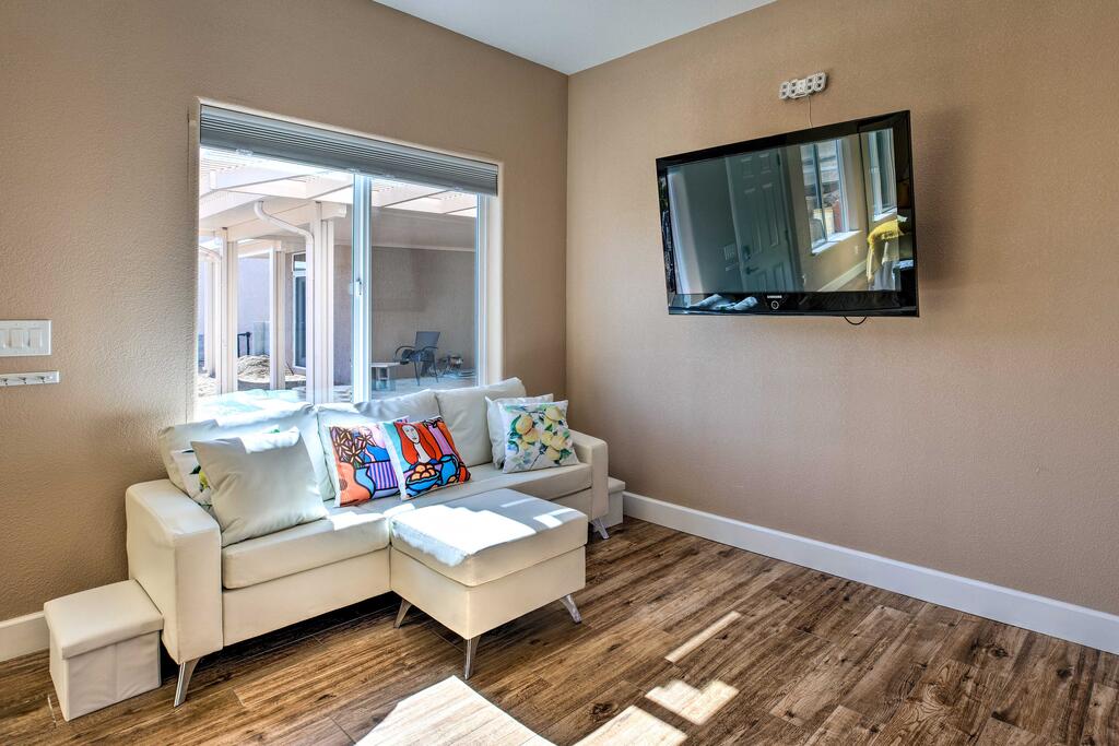 Modern Sun City Studio Near Deer Valley Golf - thumb 3