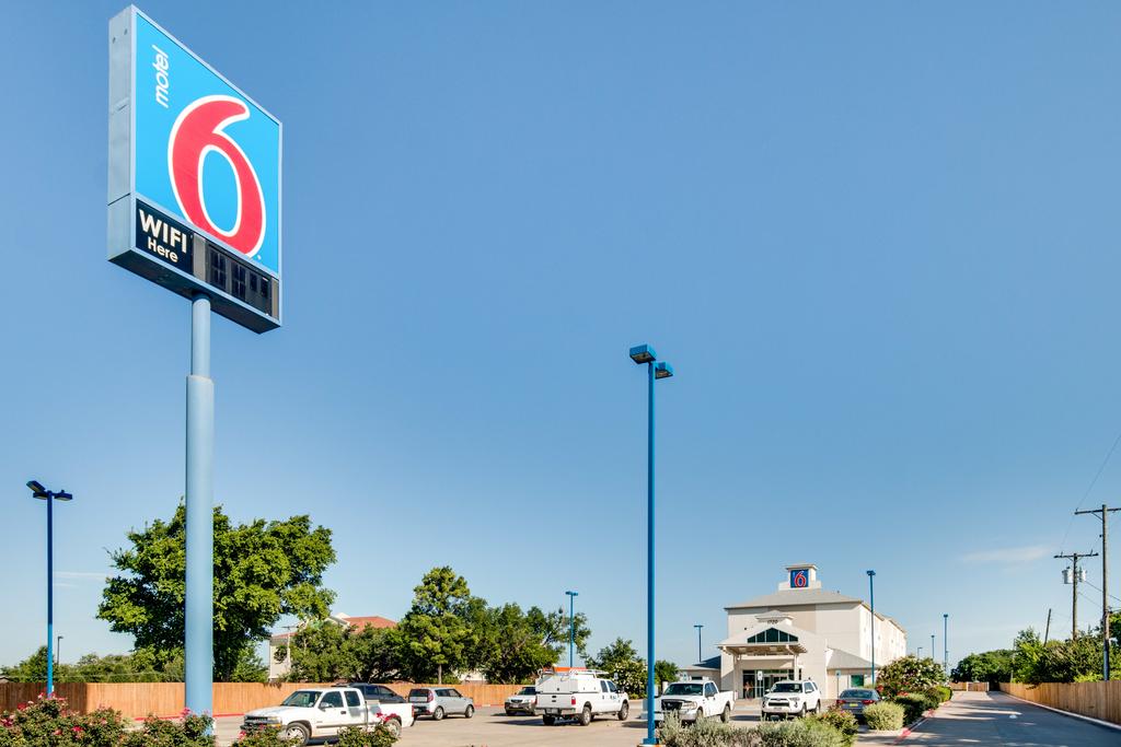 Motel 6-Cleburne, TX - thumb 2
