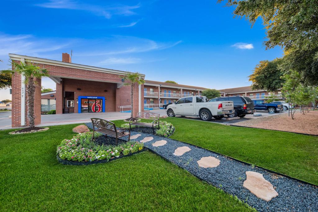 Motel 6-Plano, TX - Plano Northeast - thumb 0