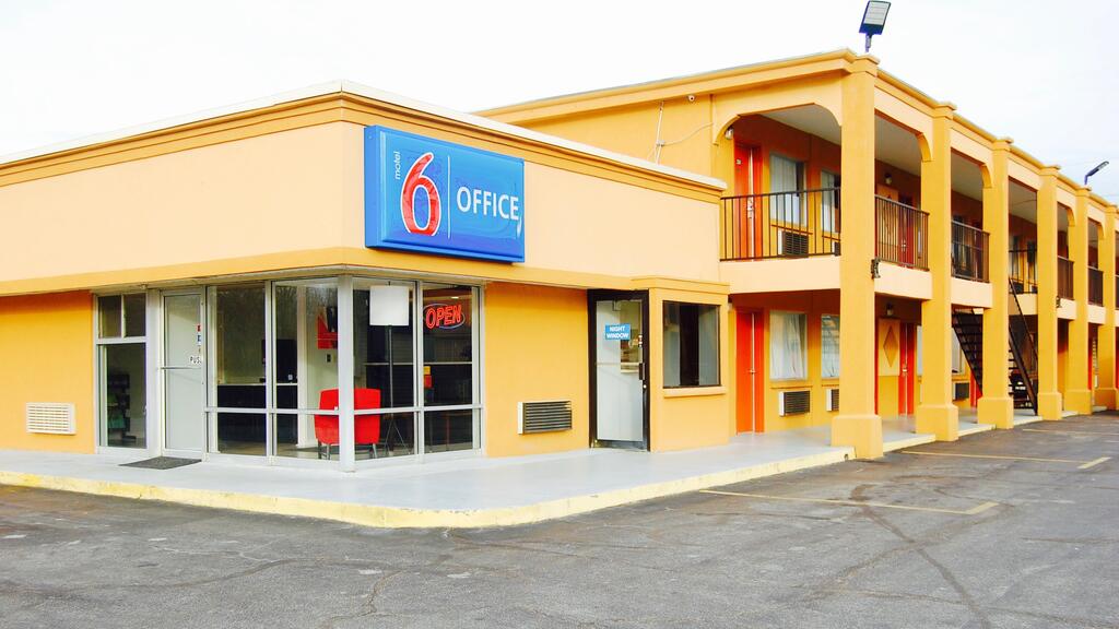 Motel 6-Tupelo, MS - Downtown - thumb 1