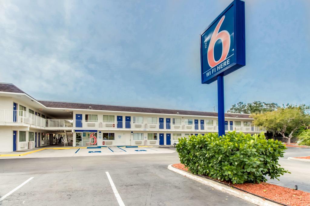 Motel 6-Venice, FL - thumb 0