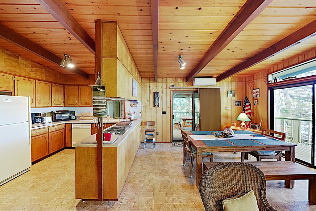 New Listing! Martys Lakehouse W/ Boat Dock Home - thumb 2